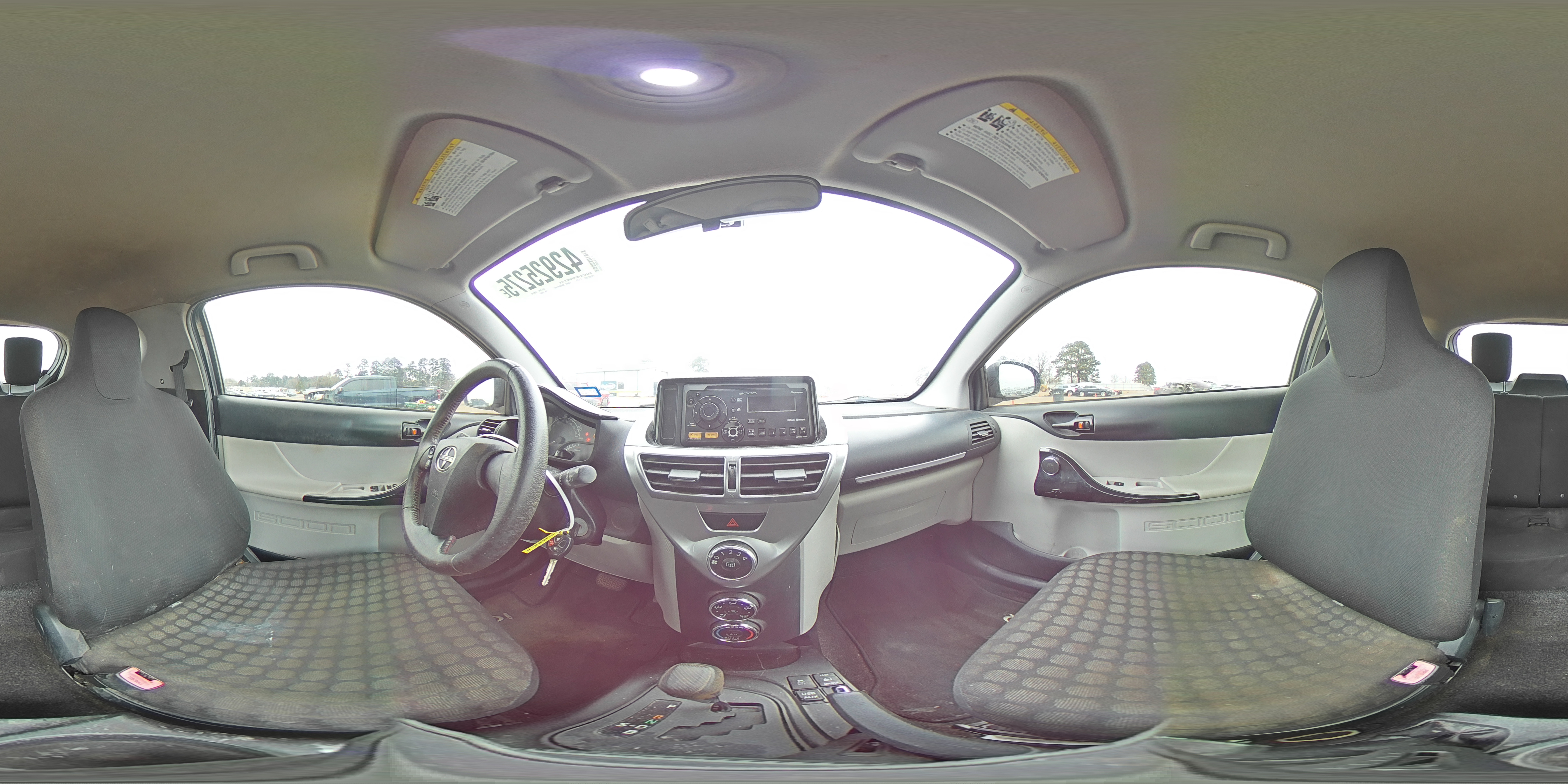 2013 Toyota iQ - Image 13