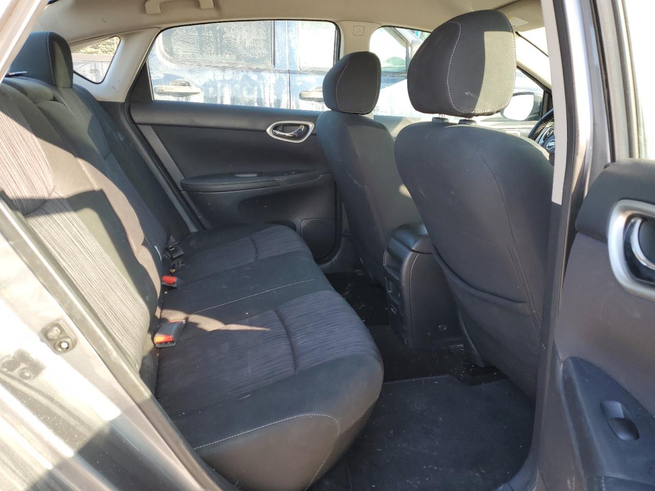 2019 Nissan Sentra - Image 10