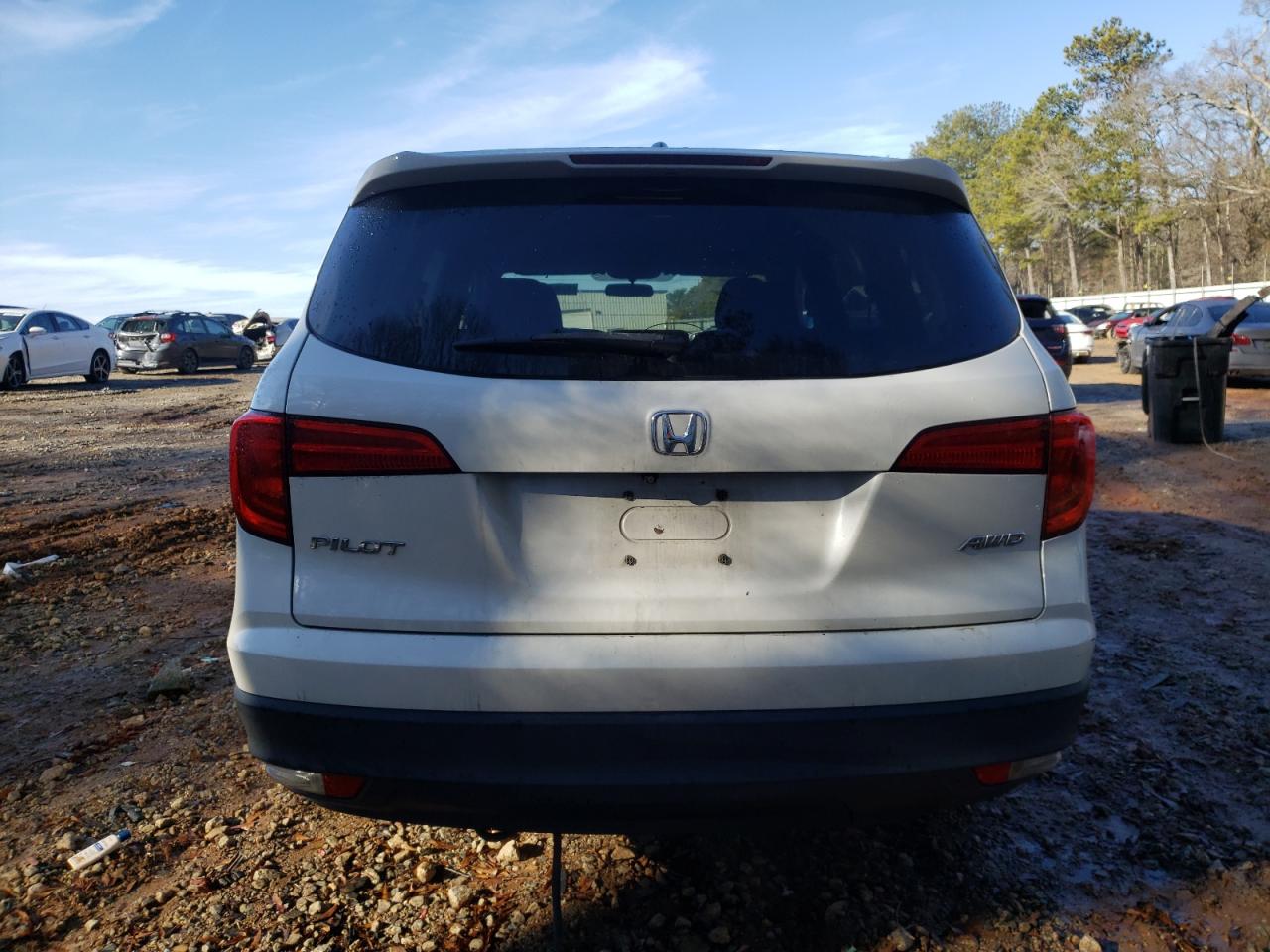 2017 Honda Pilot - Image 6