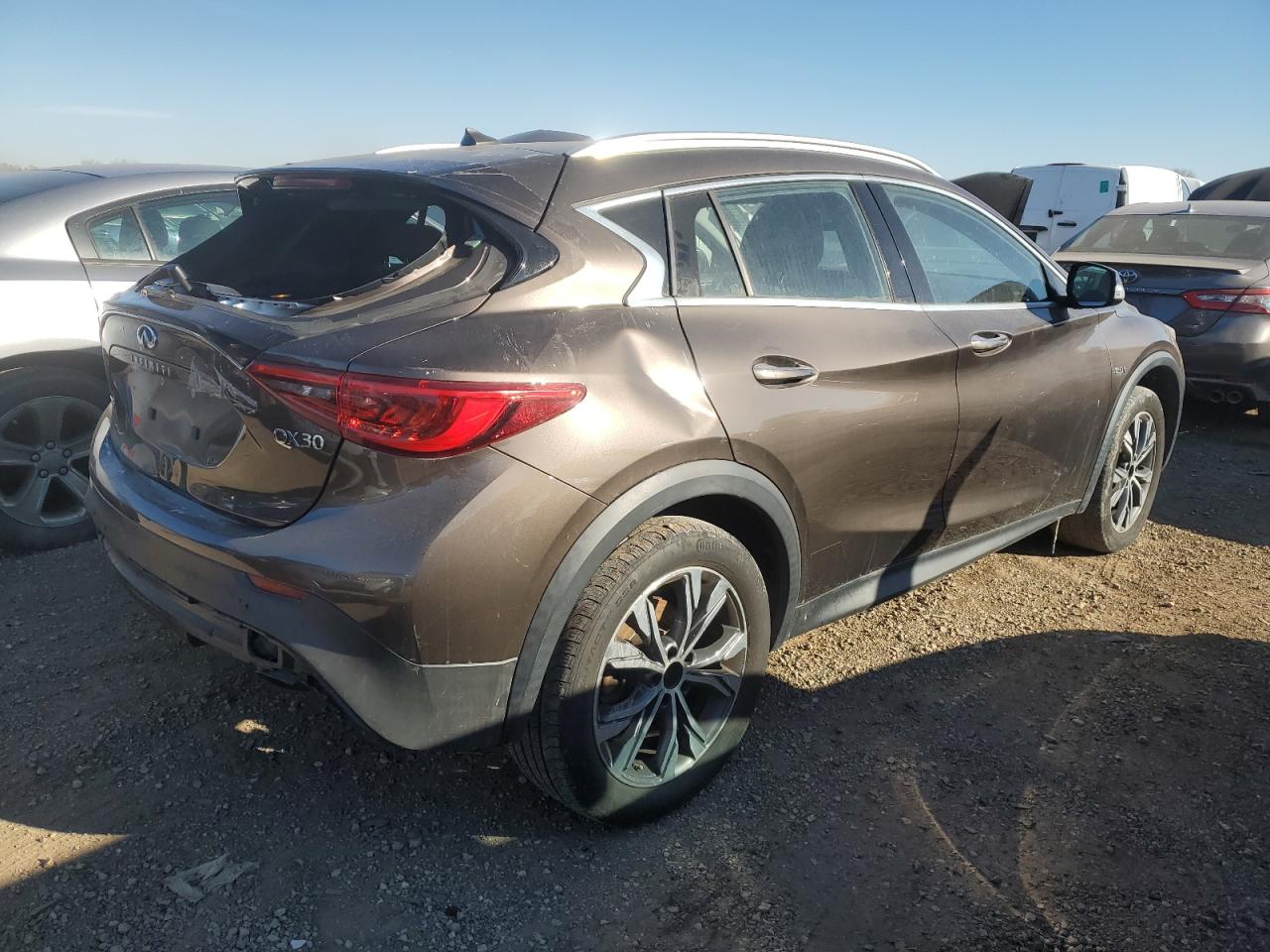 QX30 QX30