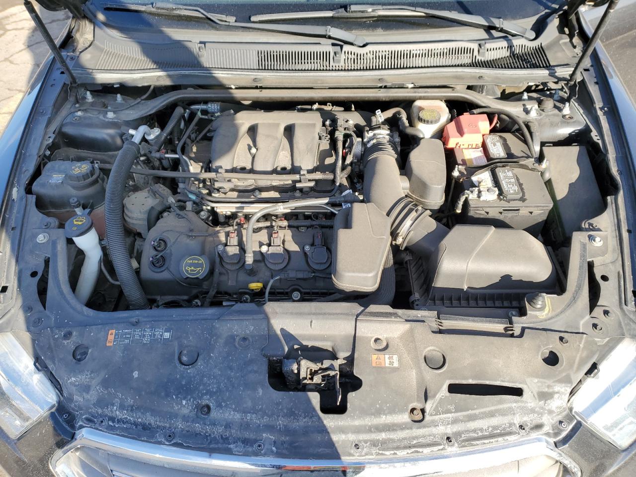 2016 Ford Taurus - Image 11