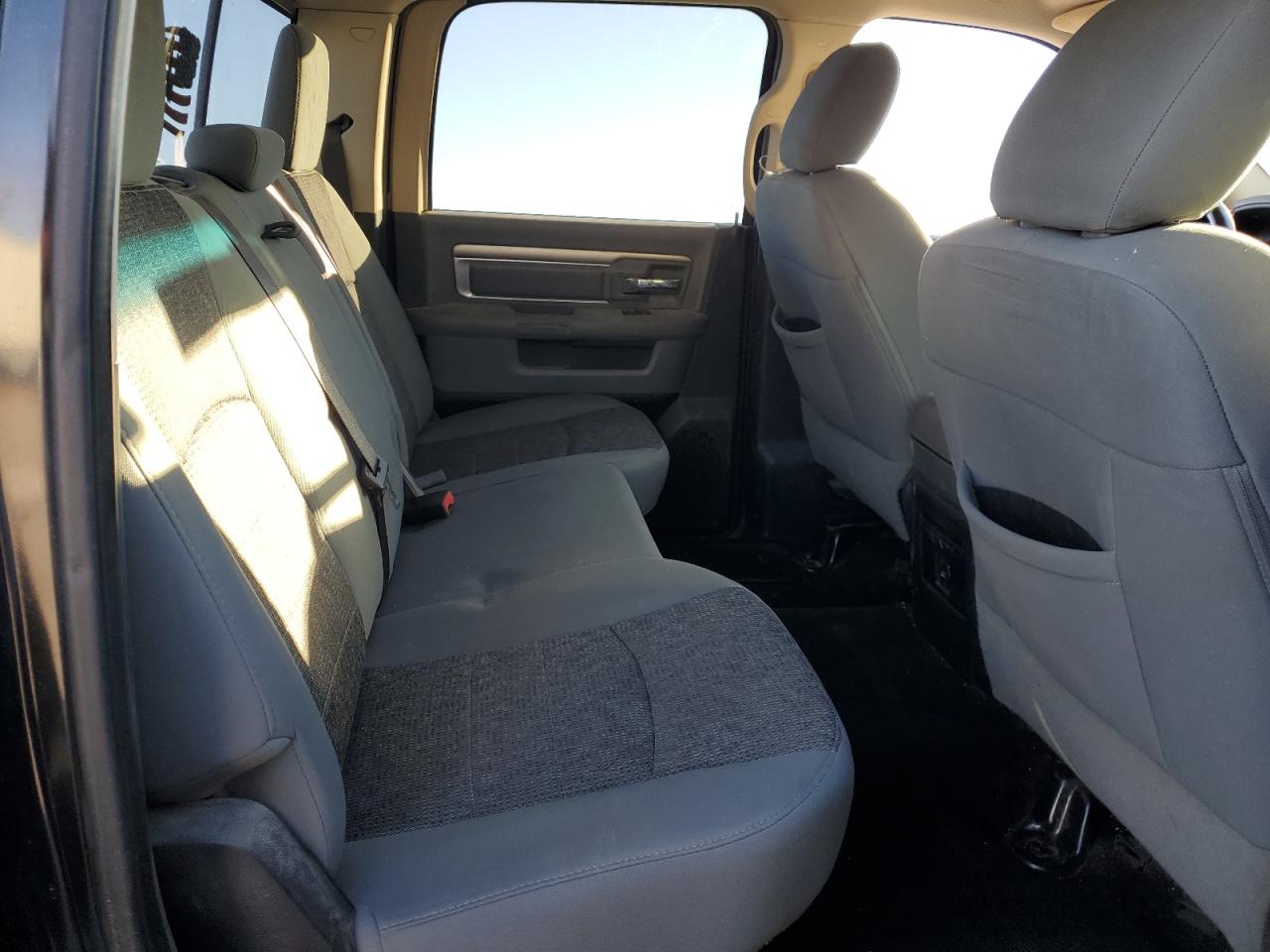 2015 RAM 1500 - Image 10