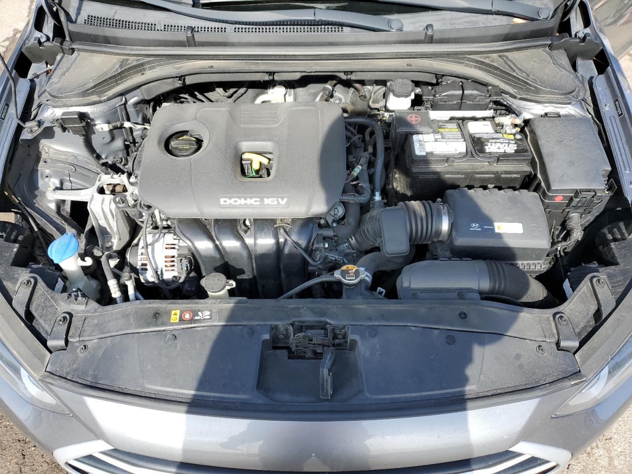 2018 Hyundai Elantra - Image 12