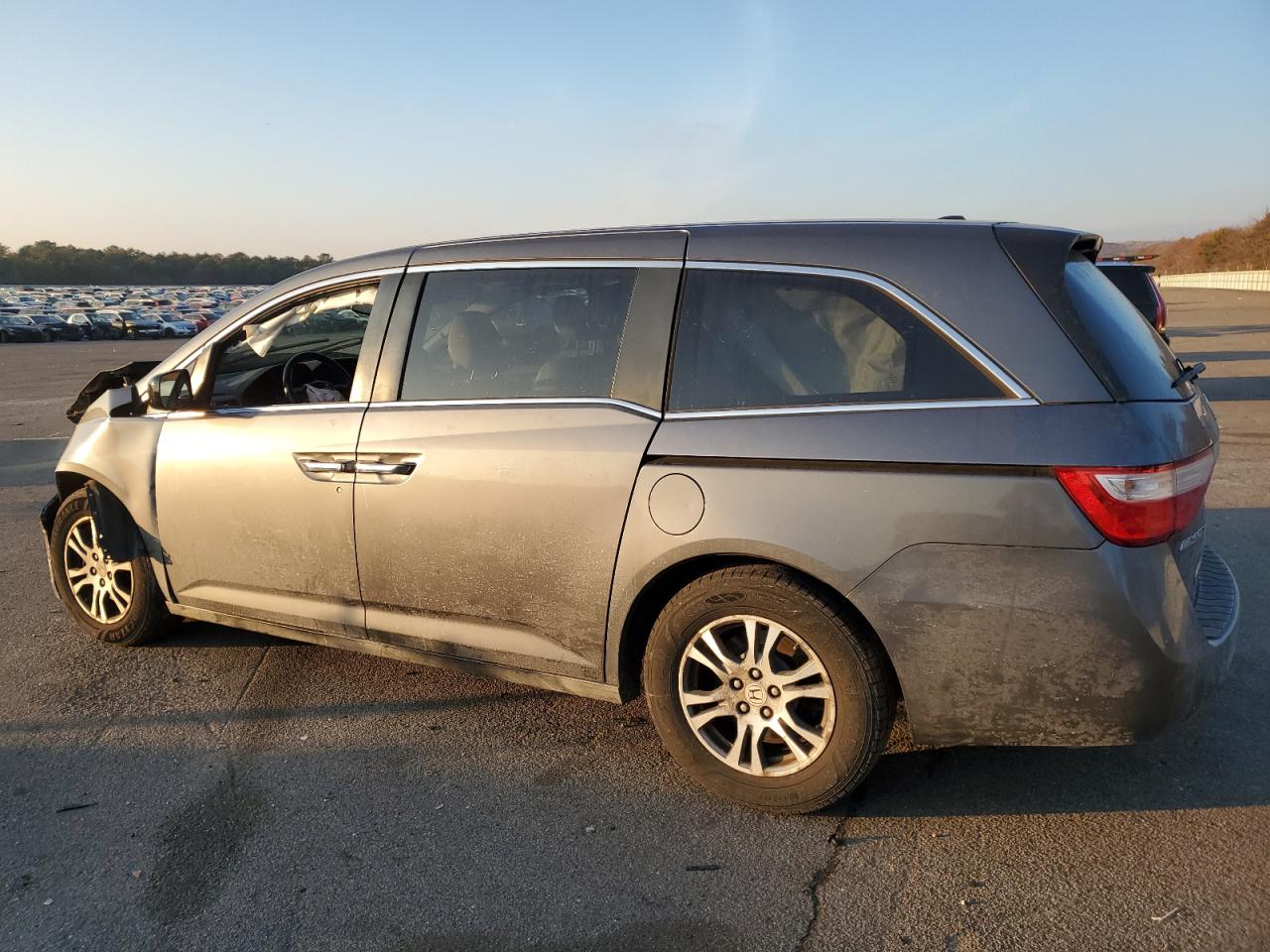 2012 Honda Odyssey - Image 2
