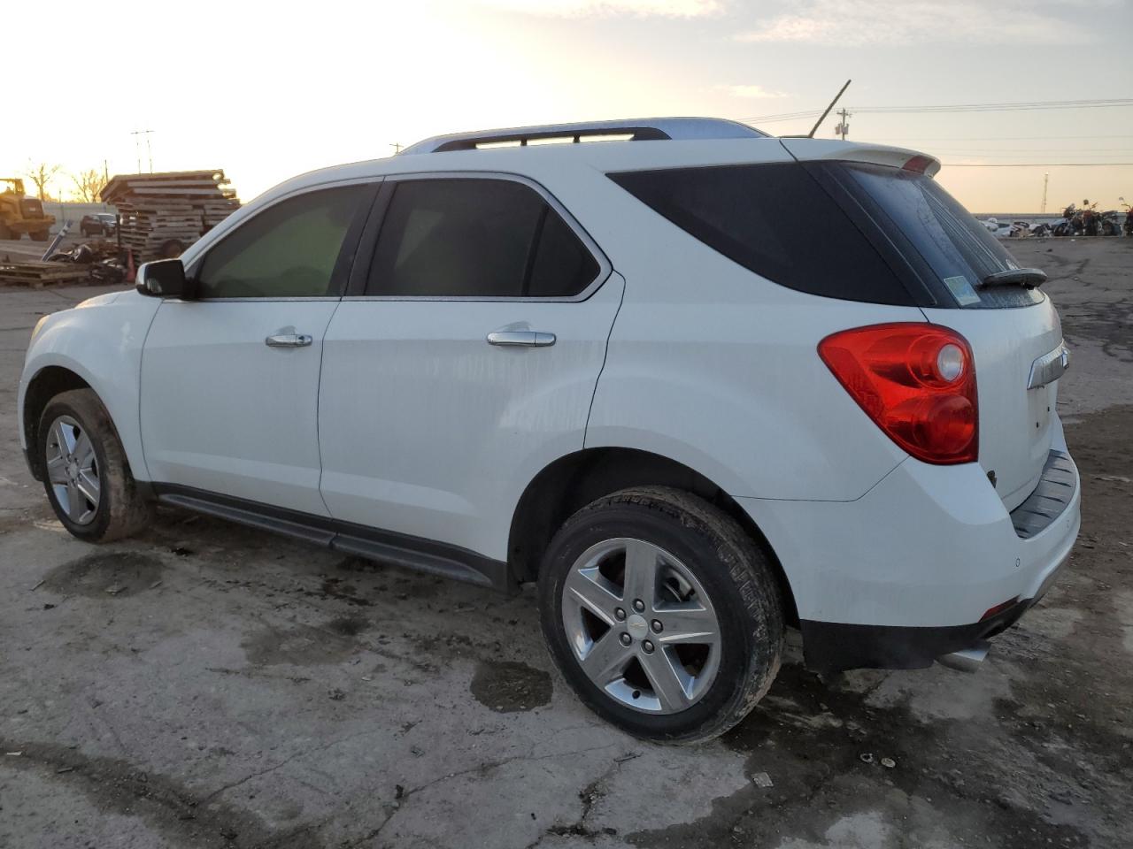 2015 Chevrolet Equinox - Image 2