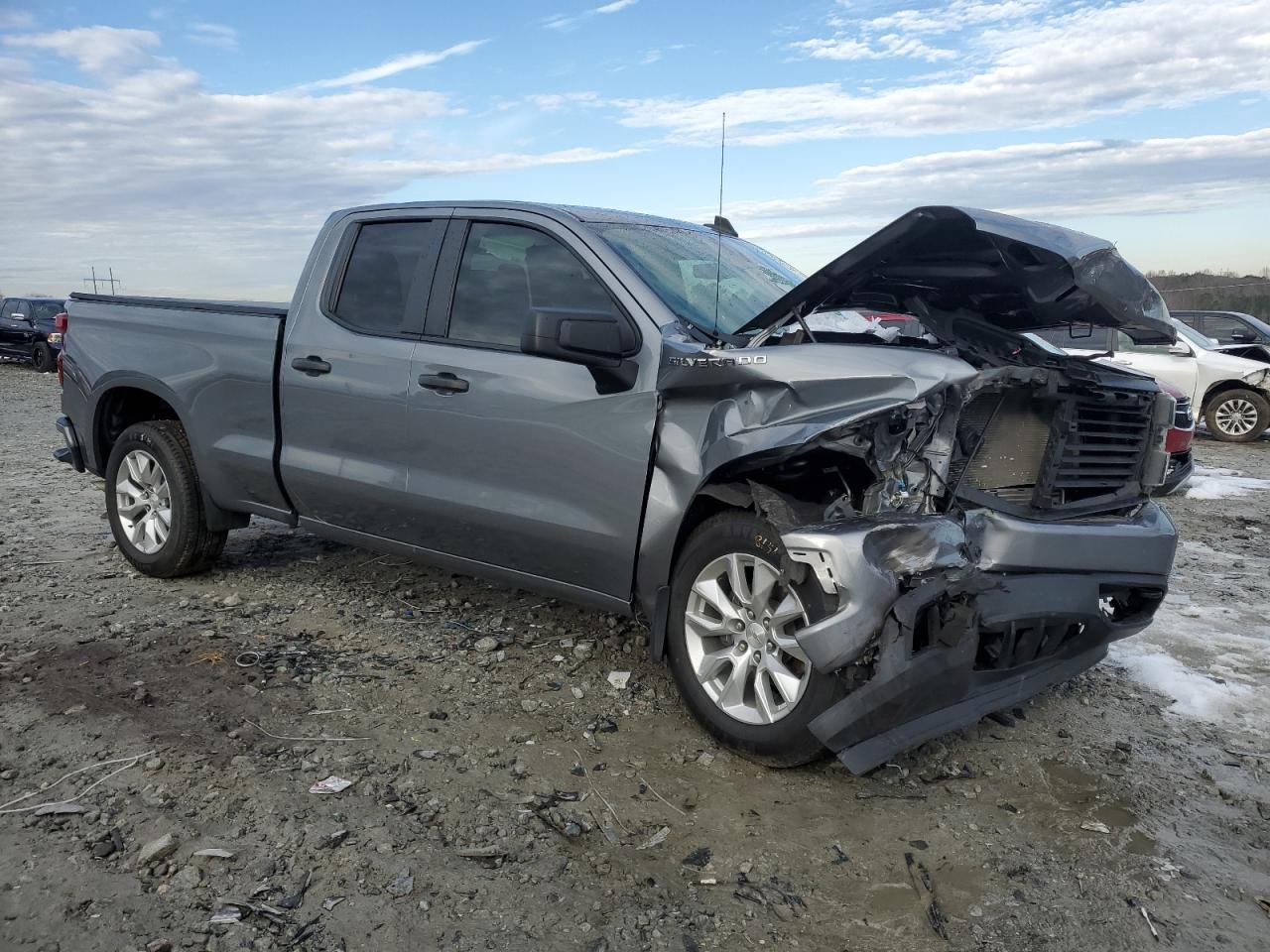 2022 Chevrolet Silverado - Image 4
