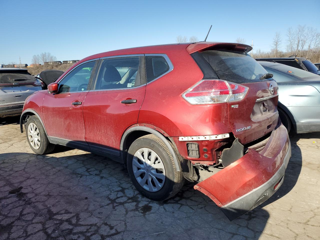 2016 Nissan Rogue - Image 2