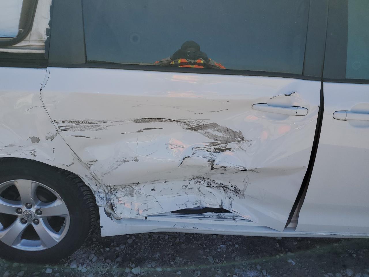 2012 Toyota Sienna - Image 12