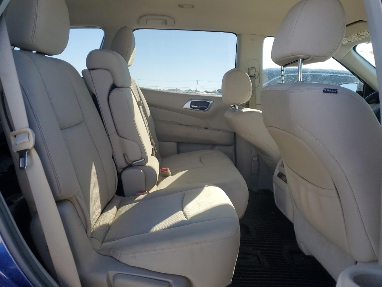 2017 Nissan Pathfinder - Image 11