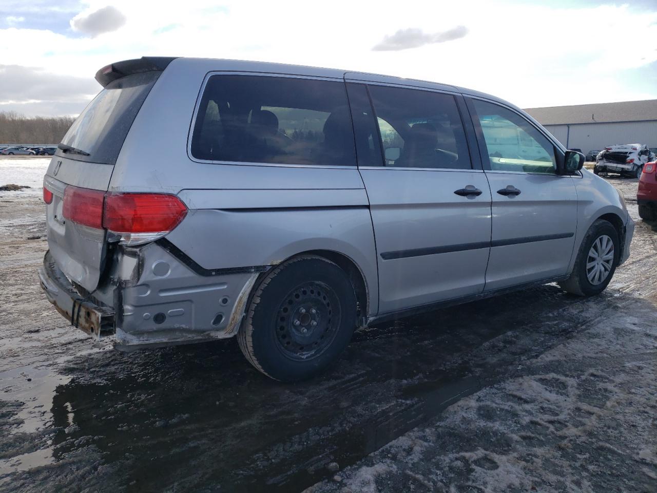 2010 Honda Odyssey - Image 3
