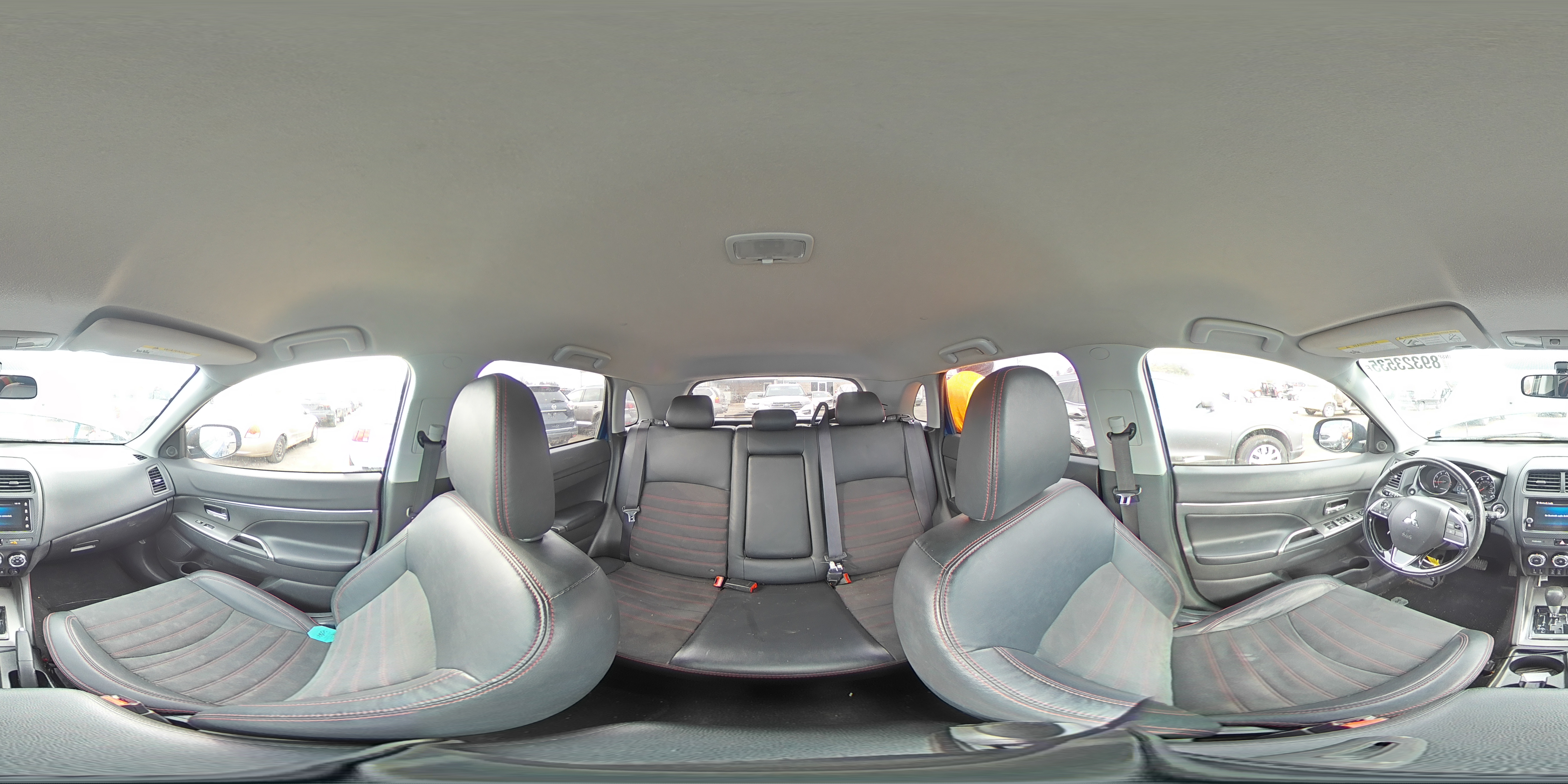 2018 Mitsubishi Outlander - Image 13