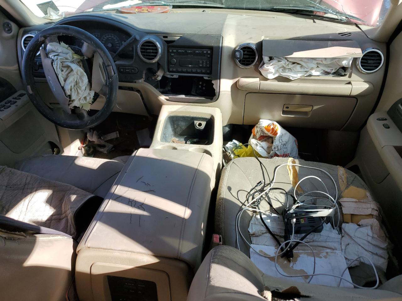 2004 Ford Expedition - Image 8
