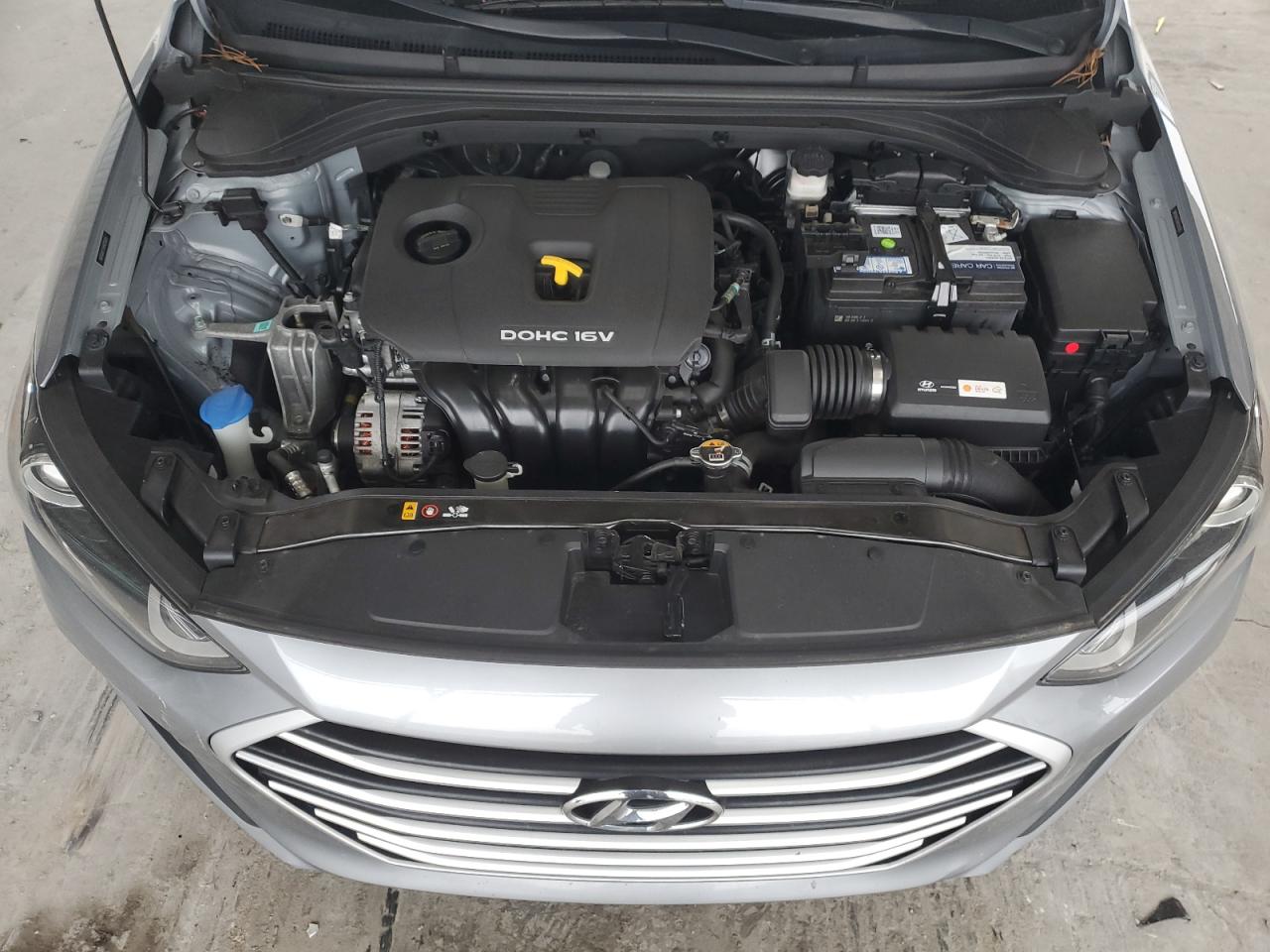 2017 Hyundai Elantra - Image 11