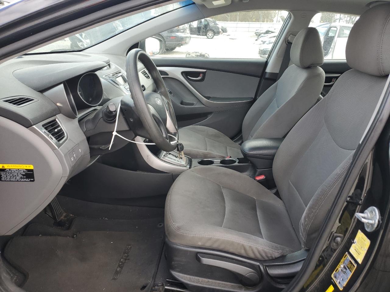 2013 Hyundai Elantra - Image 7