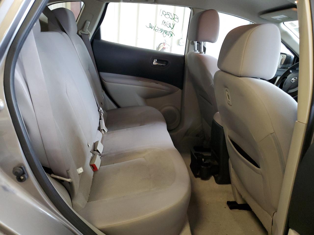 2014 Nissan Rogue - Image 10