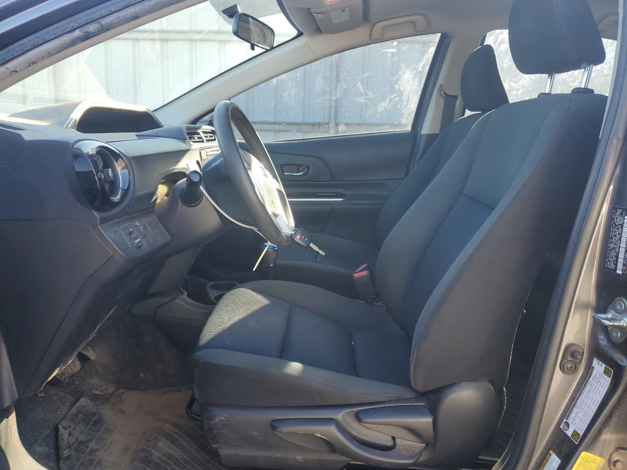 2015 Toyota Prius - Image 7