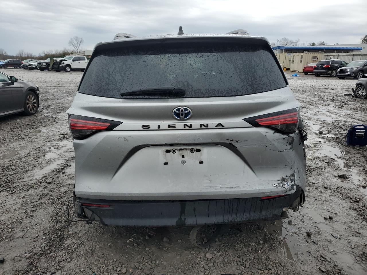 2022 Toyota Sienna - Image 6