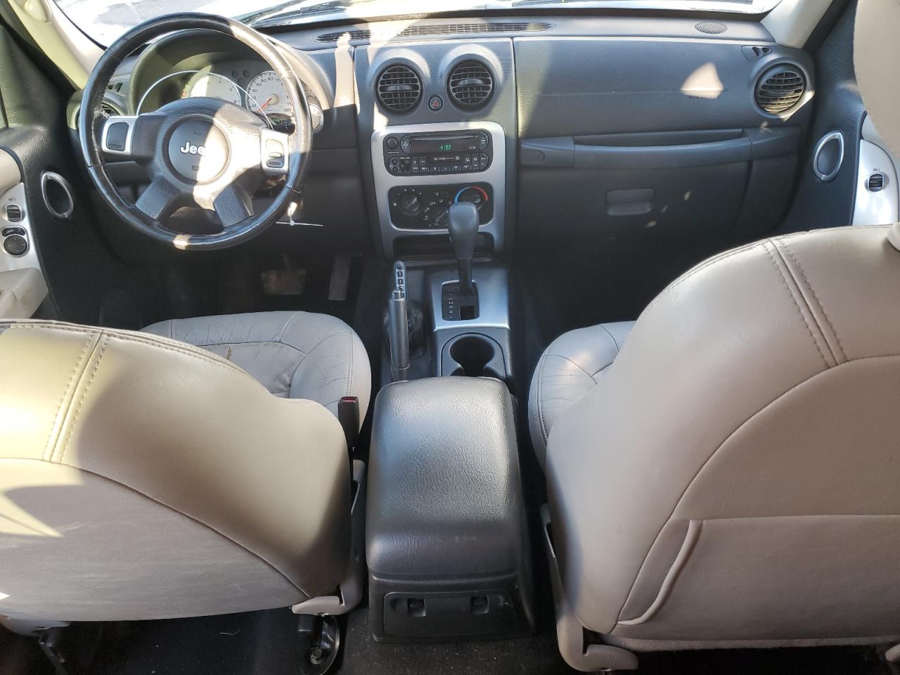 2004 Jeep Liberty (North America) - Image 8