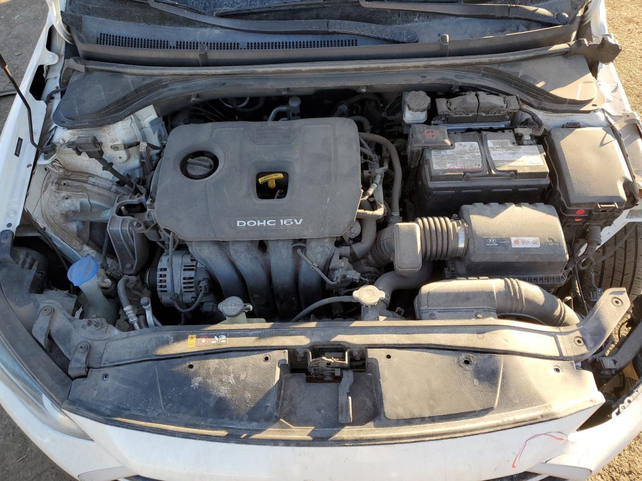 2017 Hyundai Elantra - Image 11