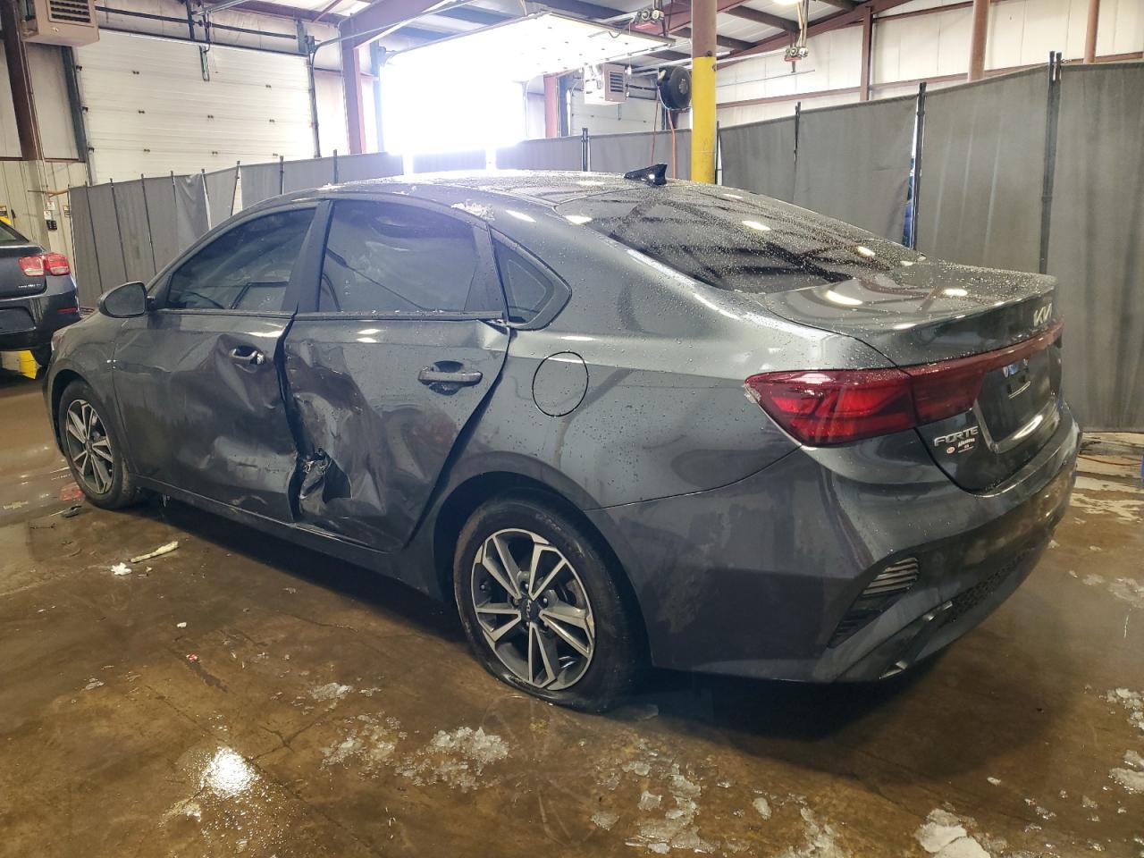 2022 Kia Forte - Image 2