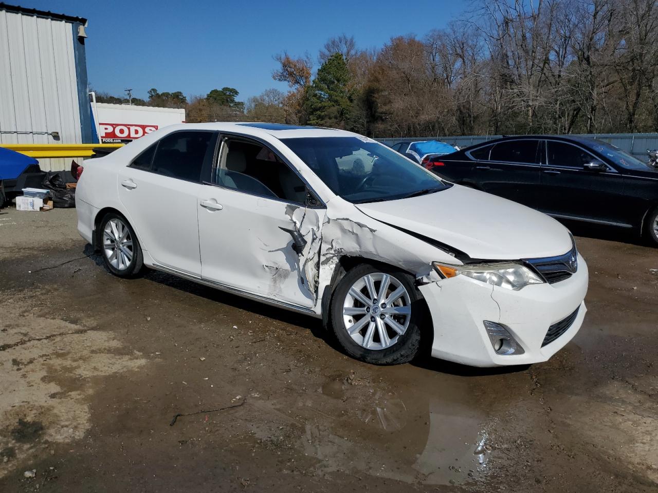2014 Toyota Camry - Image 4