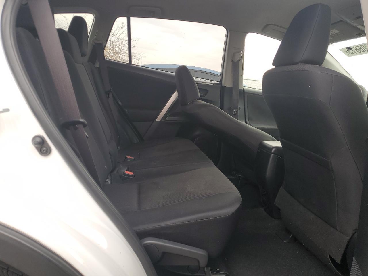 2016 Toyota RAV 4 - Image 11