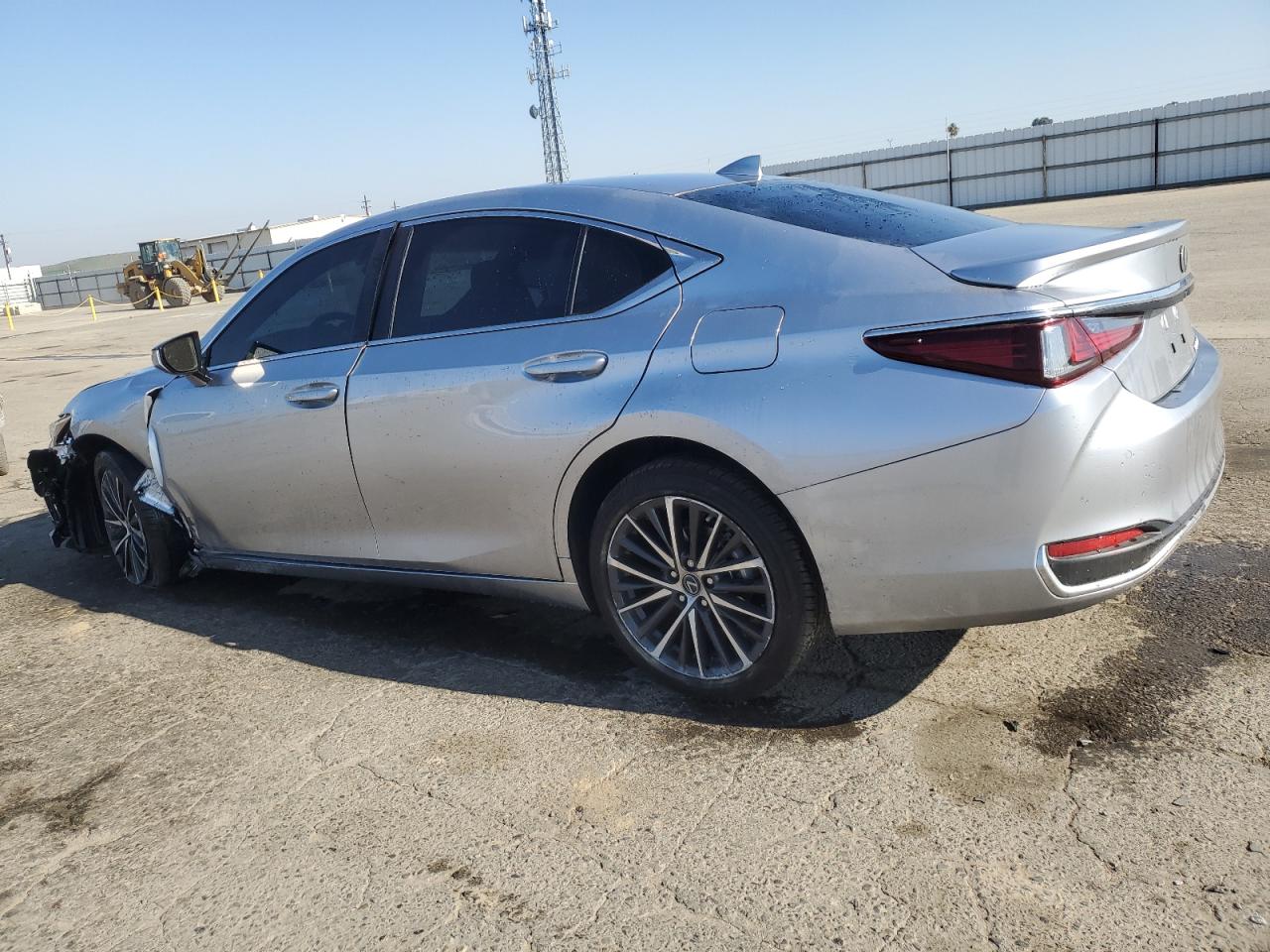 2024 Lexus ES - Image 2