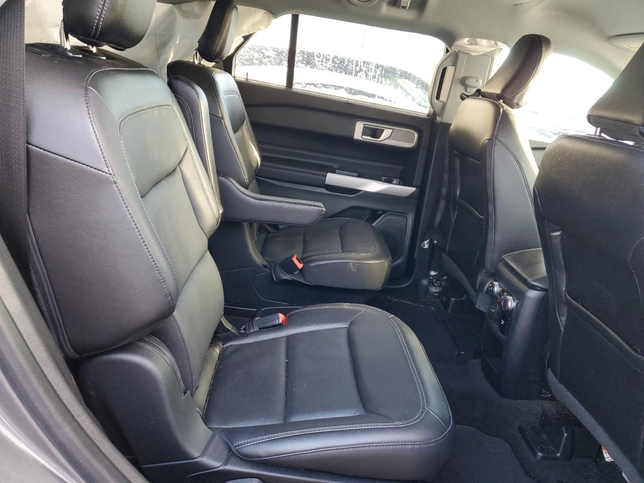 2021 Ford Explorer - Image 11