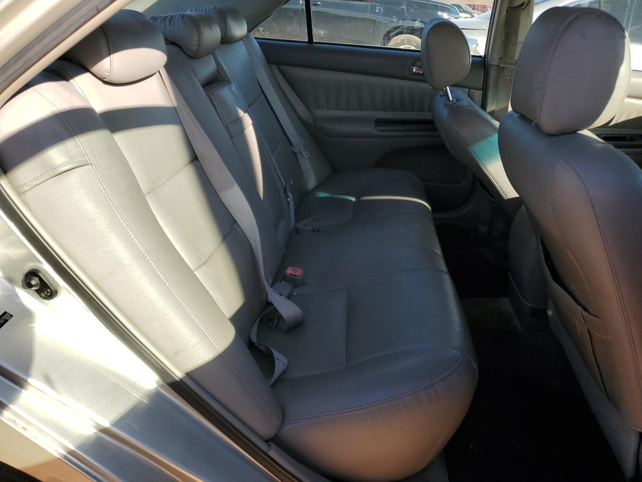 2006 Toyota Camry - Image 10