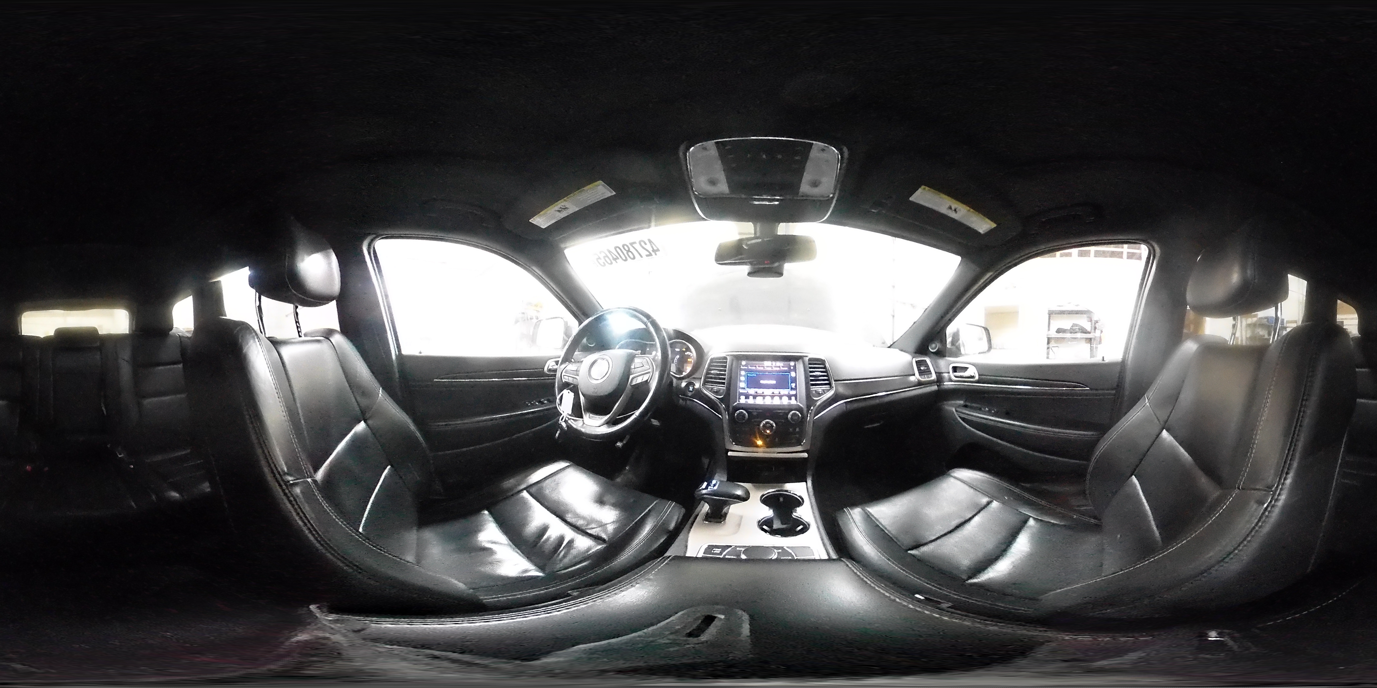 2014 Jeep Grand Cherokee - Image 13
