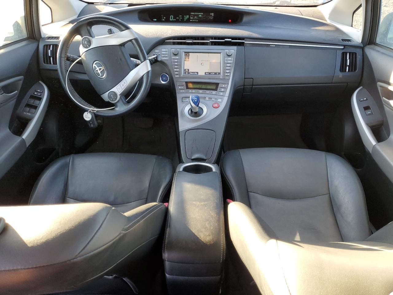 2013 Toyota Prius - Image 8