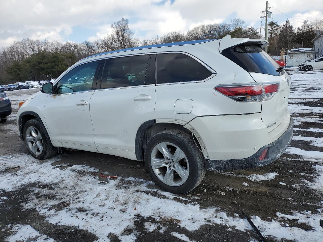 2016 Toyota Highlander - Image 2