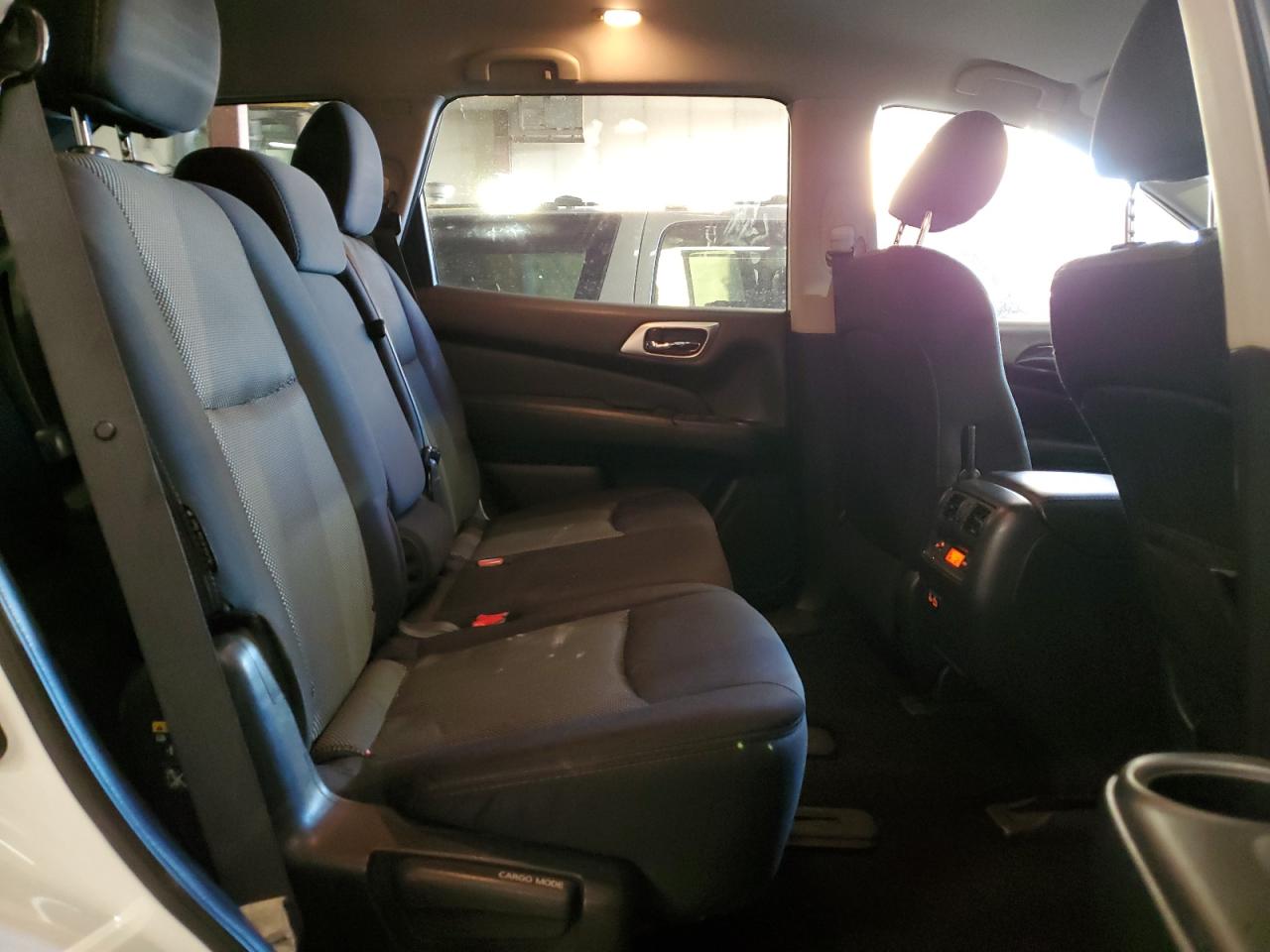 2019 Nissan Pathfinder - Image 11