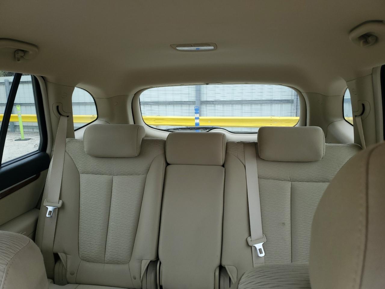 2009 Hyundai Santa Fe - Image 10