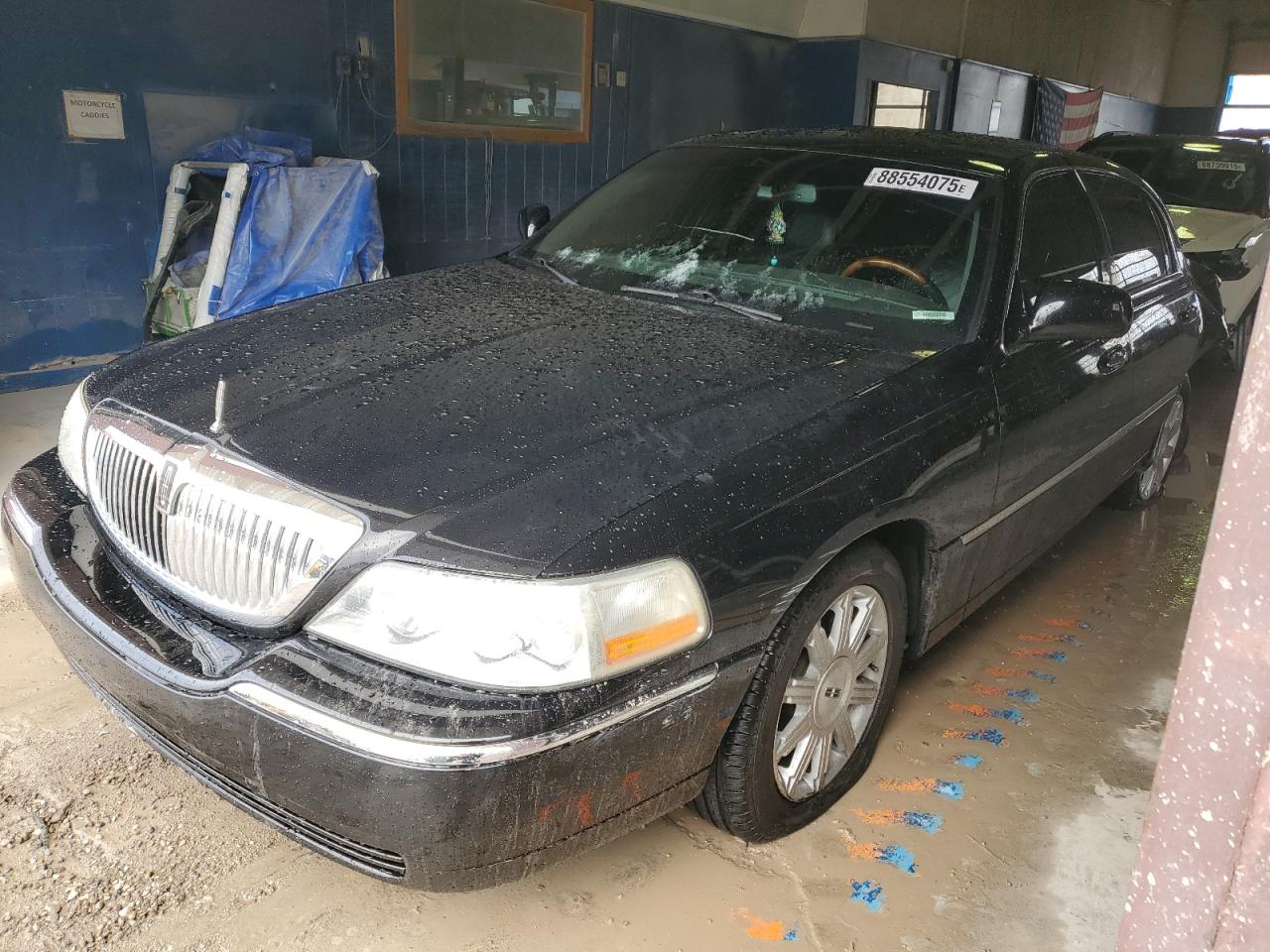 2008 Lincoln Town Car - Image 1