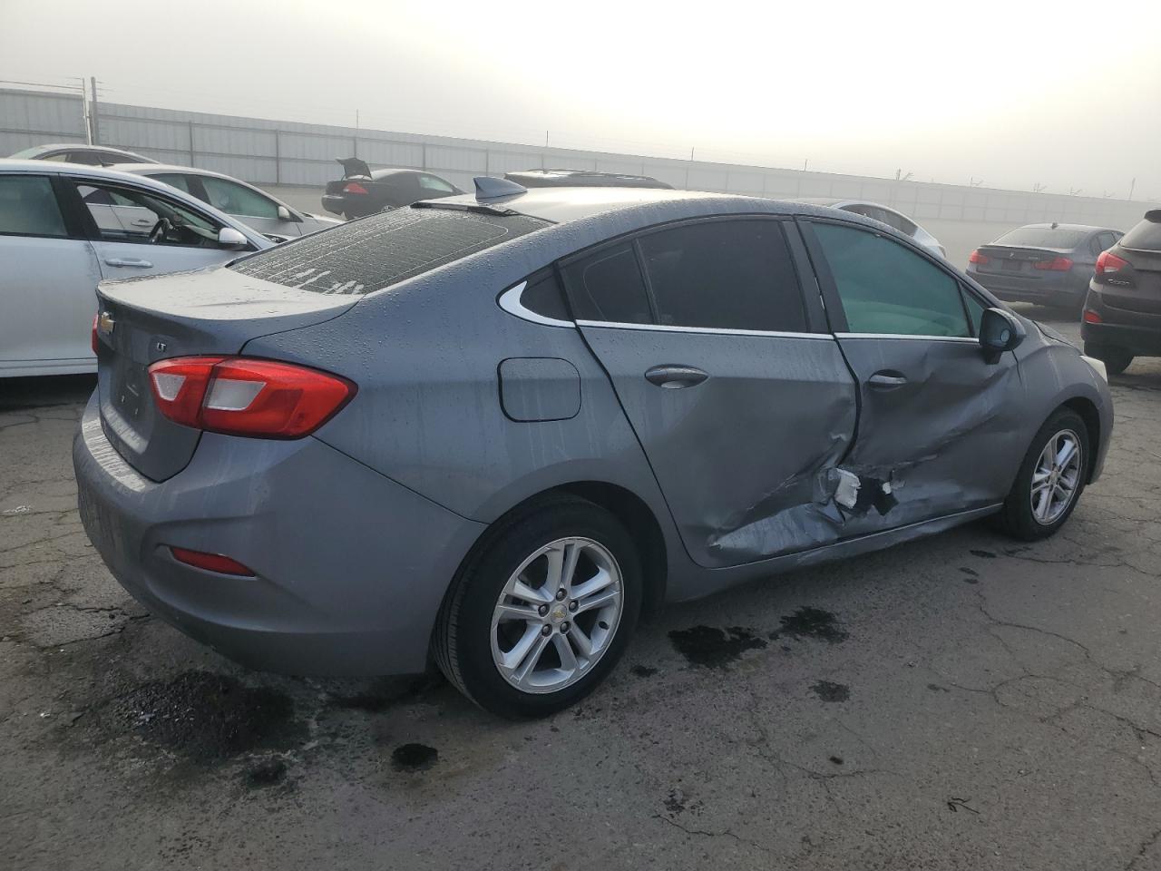 2018 Chevrolet Cruze - Image 3