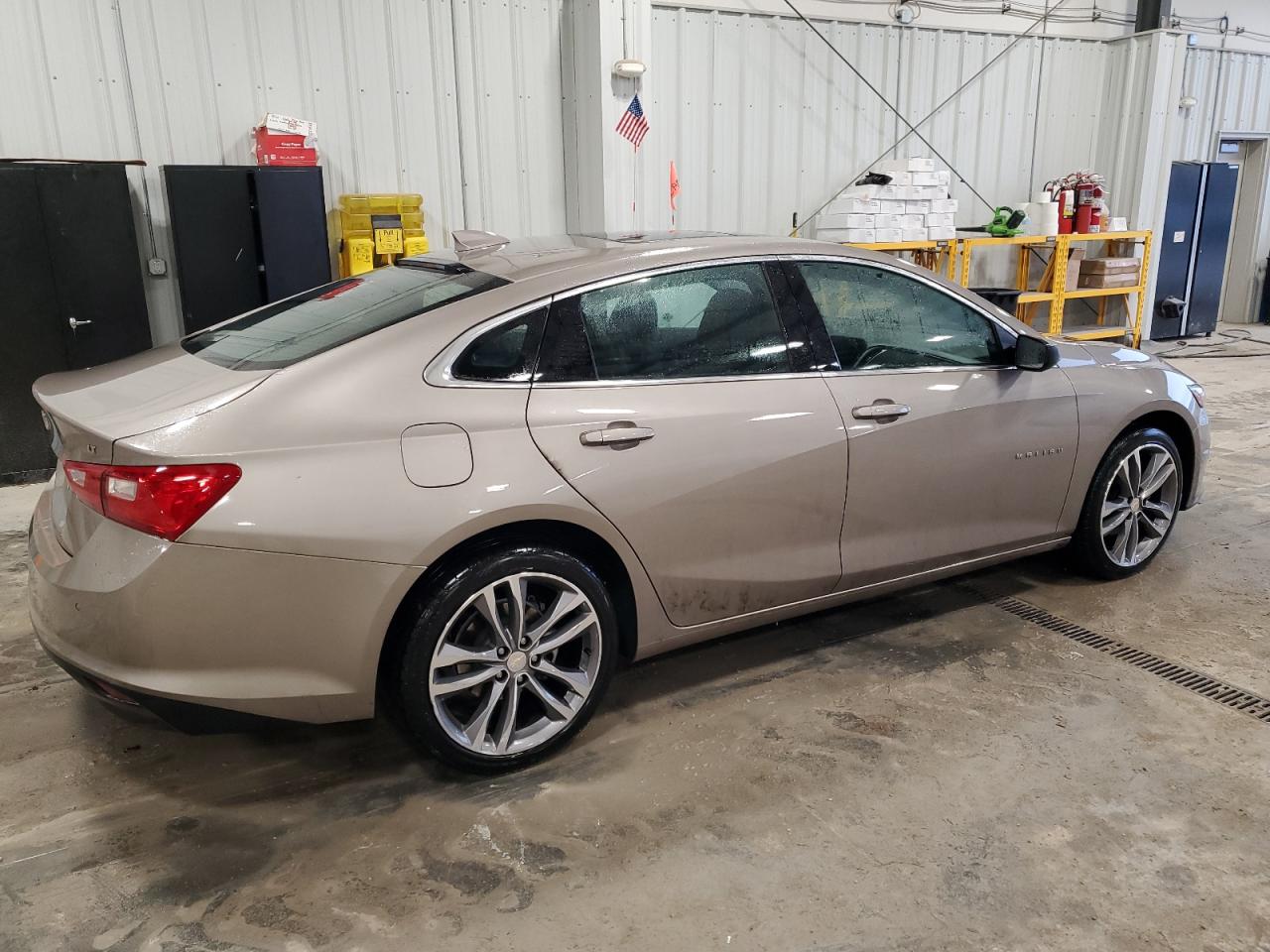 2023 Chevrolet Malibu - Image 3