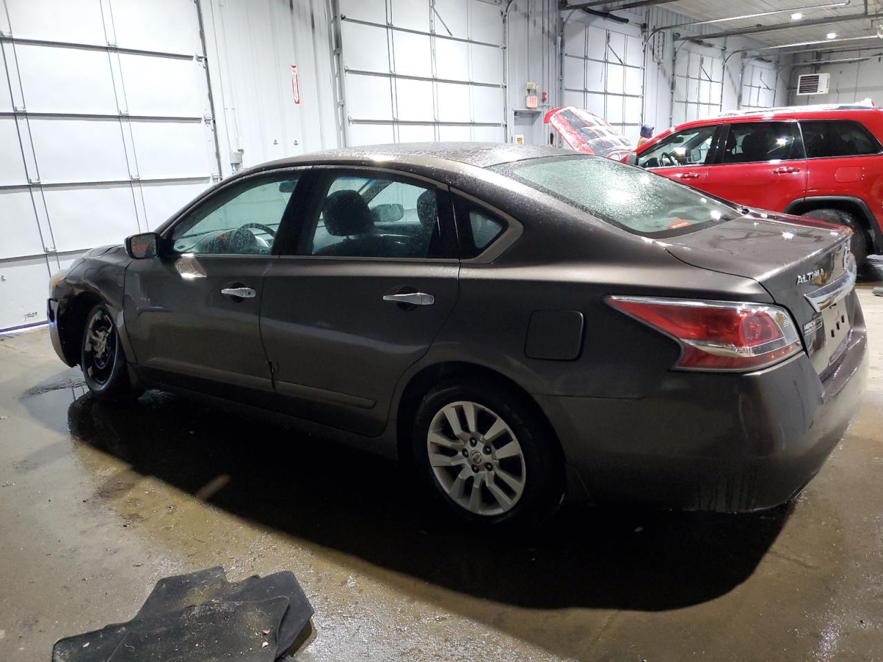 2015 Nissan Altima - Image 2