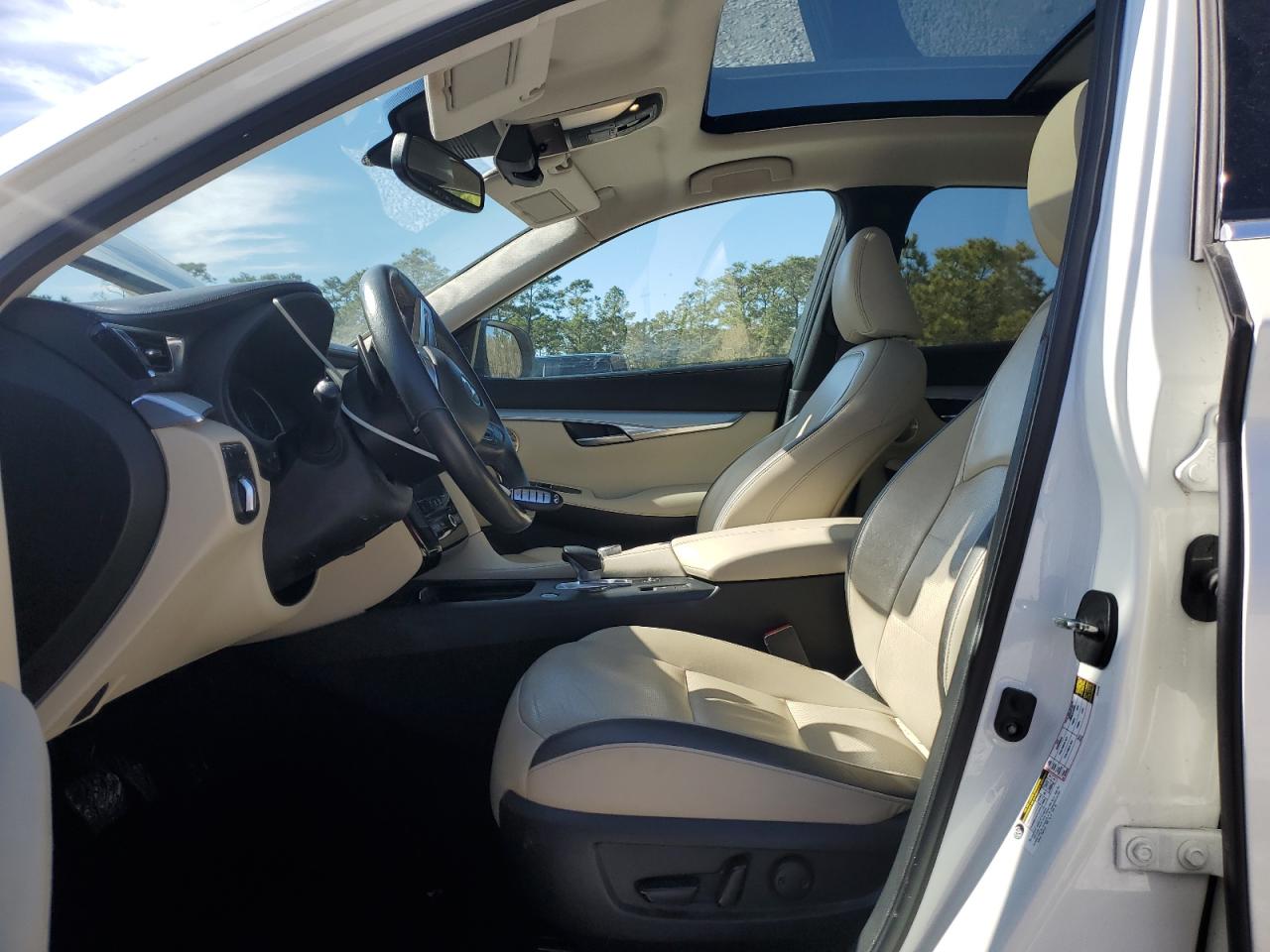 2019 Infiniti QX50 - Image 7