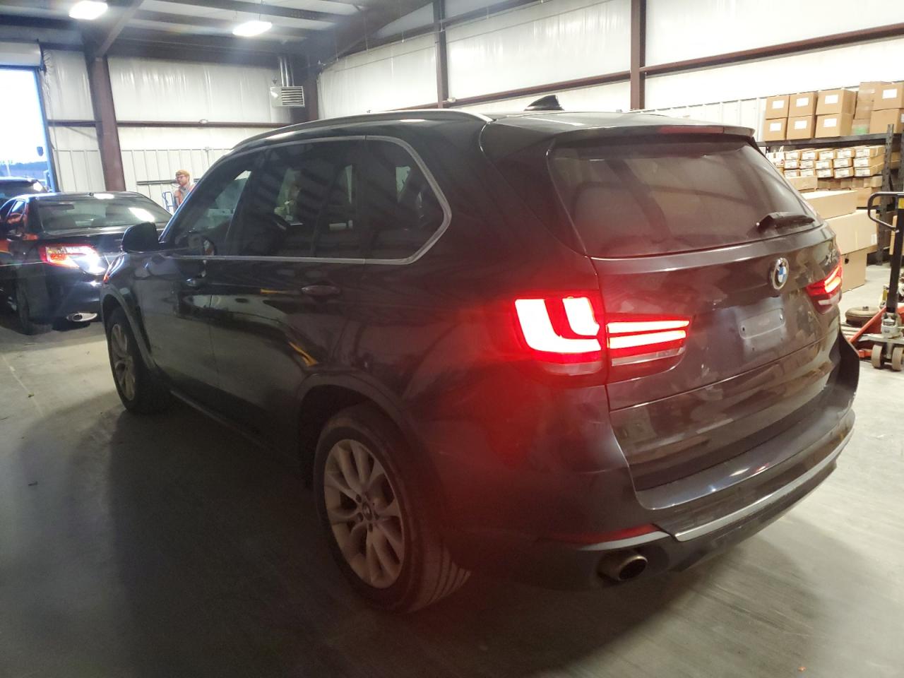 VIN 5UXKR0C54F0K66182 2015 BMW X5 no.2