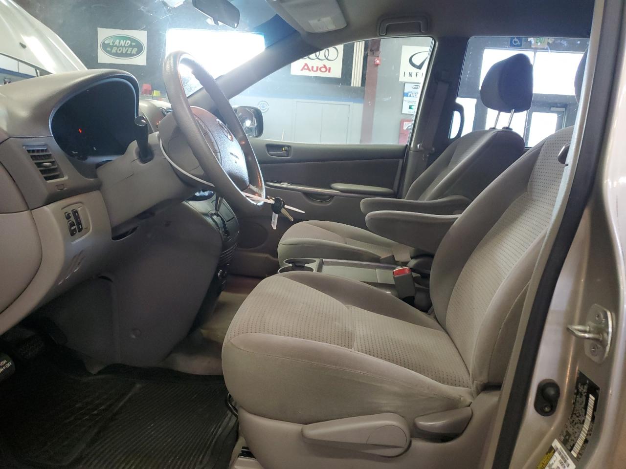 2006 Toyota Sienna - Image 7