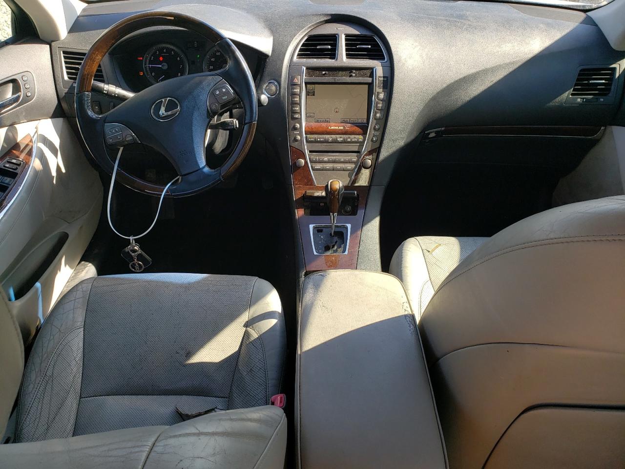 2011 Lexus ES - Image 8