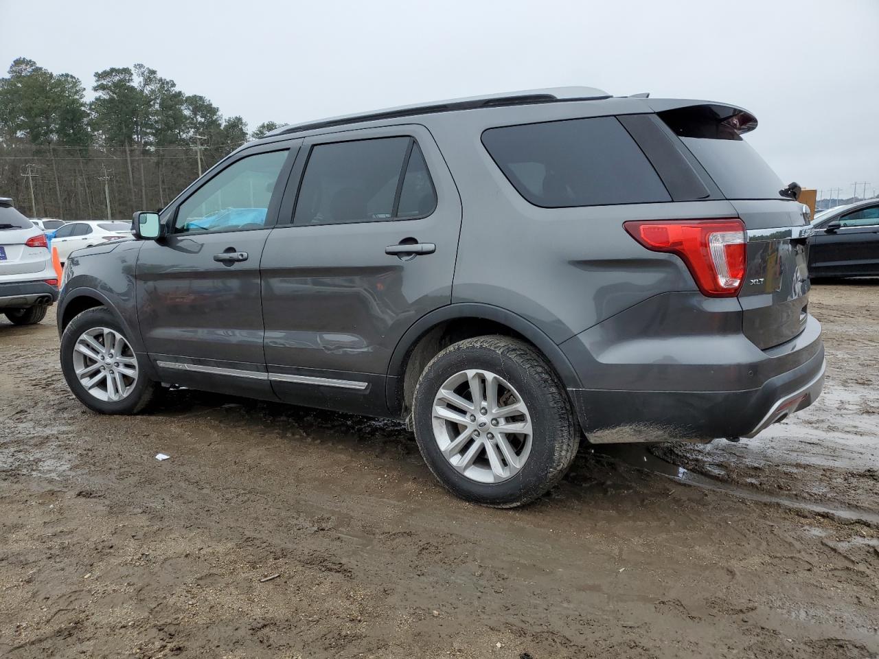 2016 Ford Explorer - Image 2