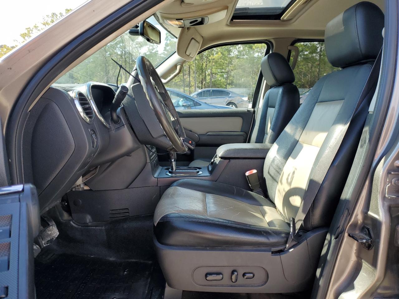 2007 Ford Explorer - Image 7
