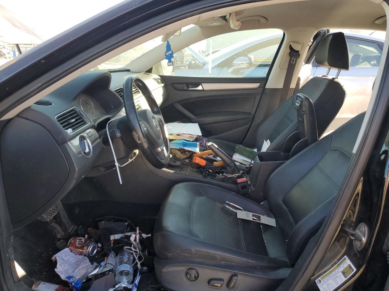 2014 Volkswagen Passat - Image 7