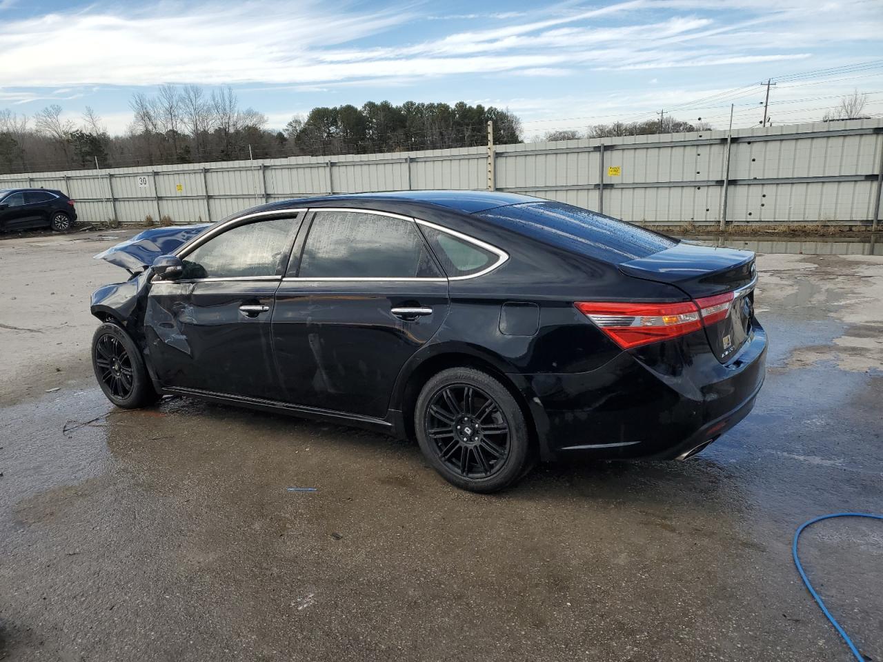 2013 Toyota Avalon - Image 2