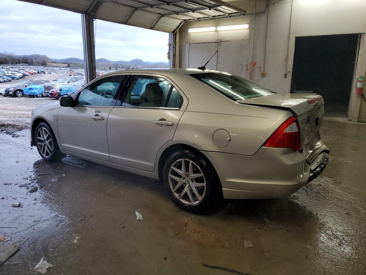 2010 Ford Fusion - Image 2
