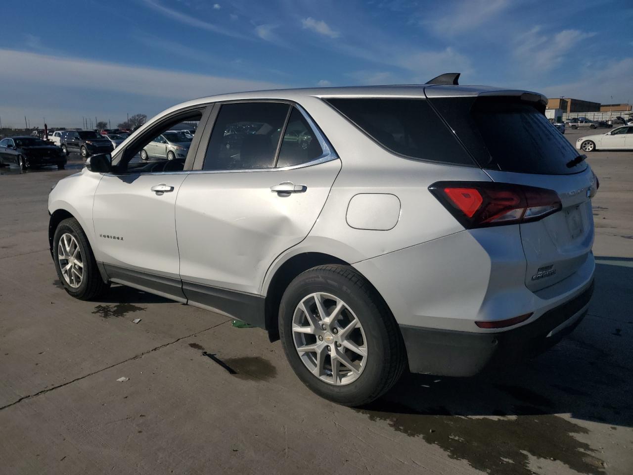 2022 Chevrolet Equinox - Image 2