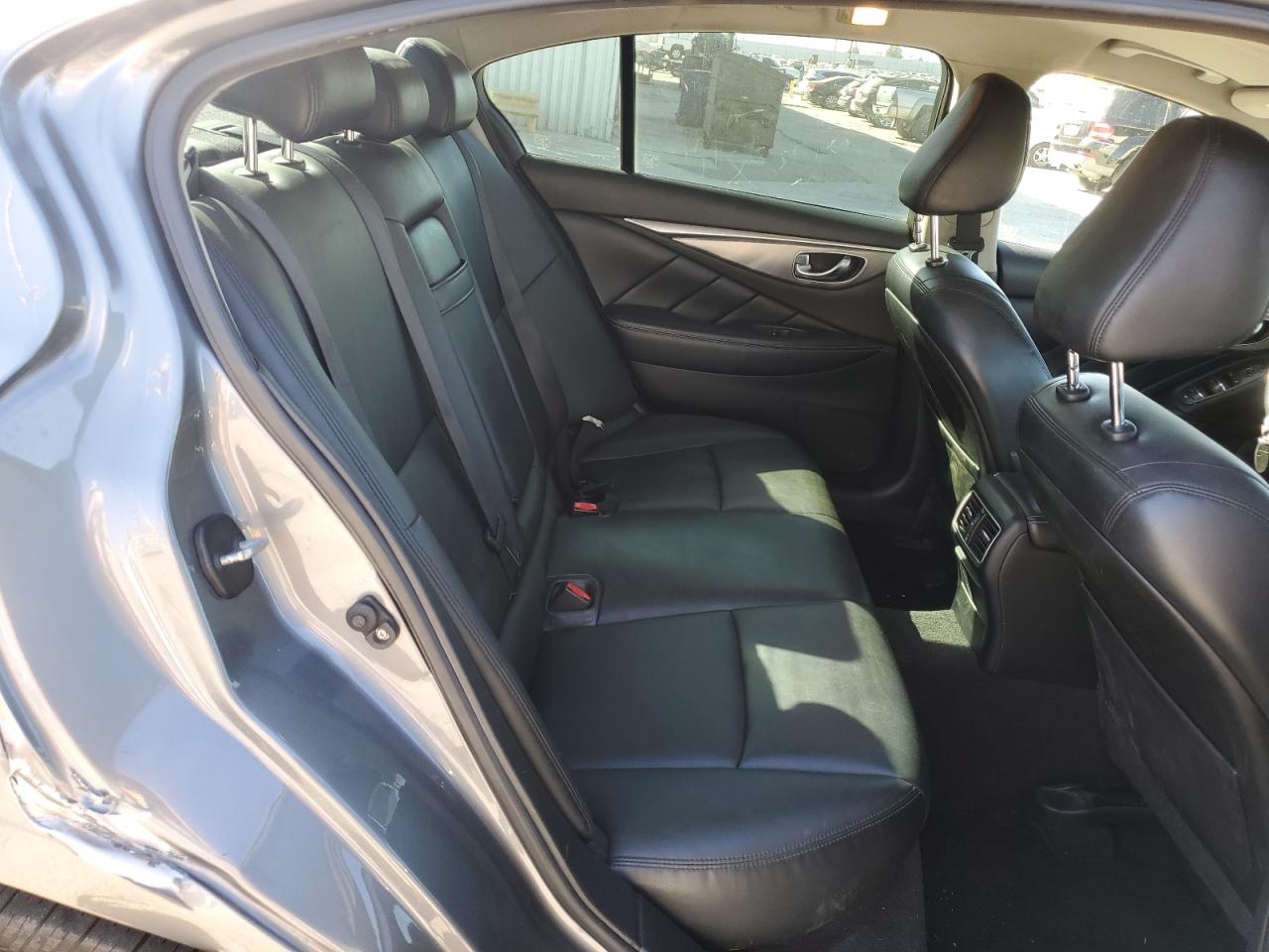 2015 Infiniti Q50 - Image 10