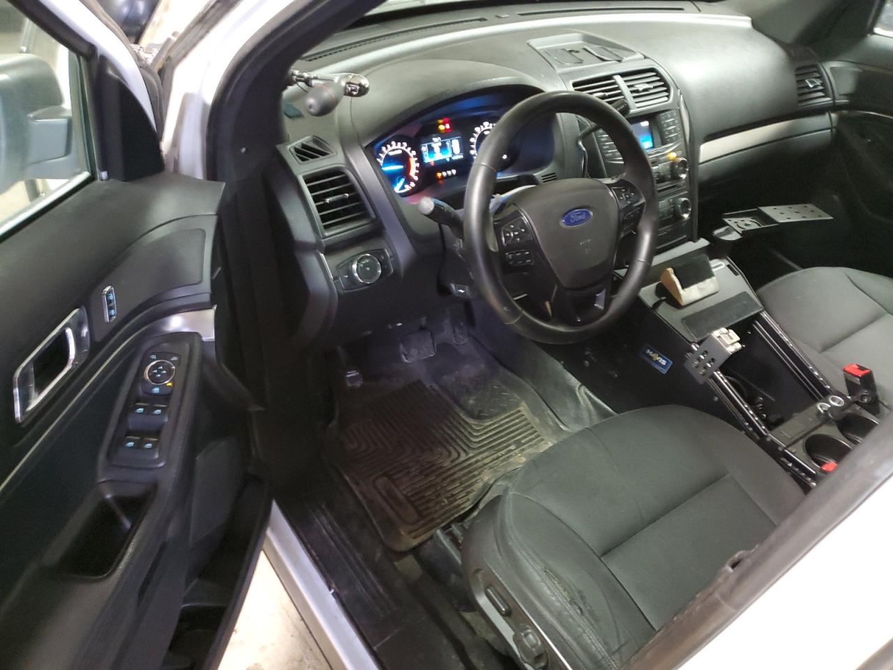2018 Ford Explorer - Image 8